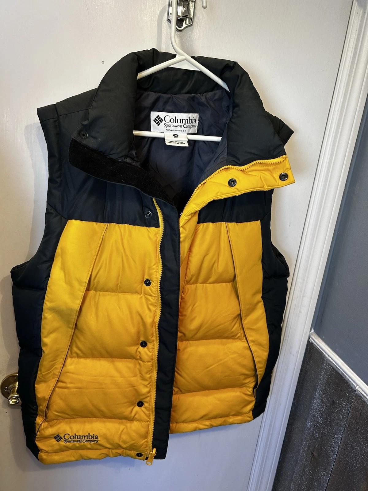 Men’s Vintage Columbia, Puffer Vest Size Medium