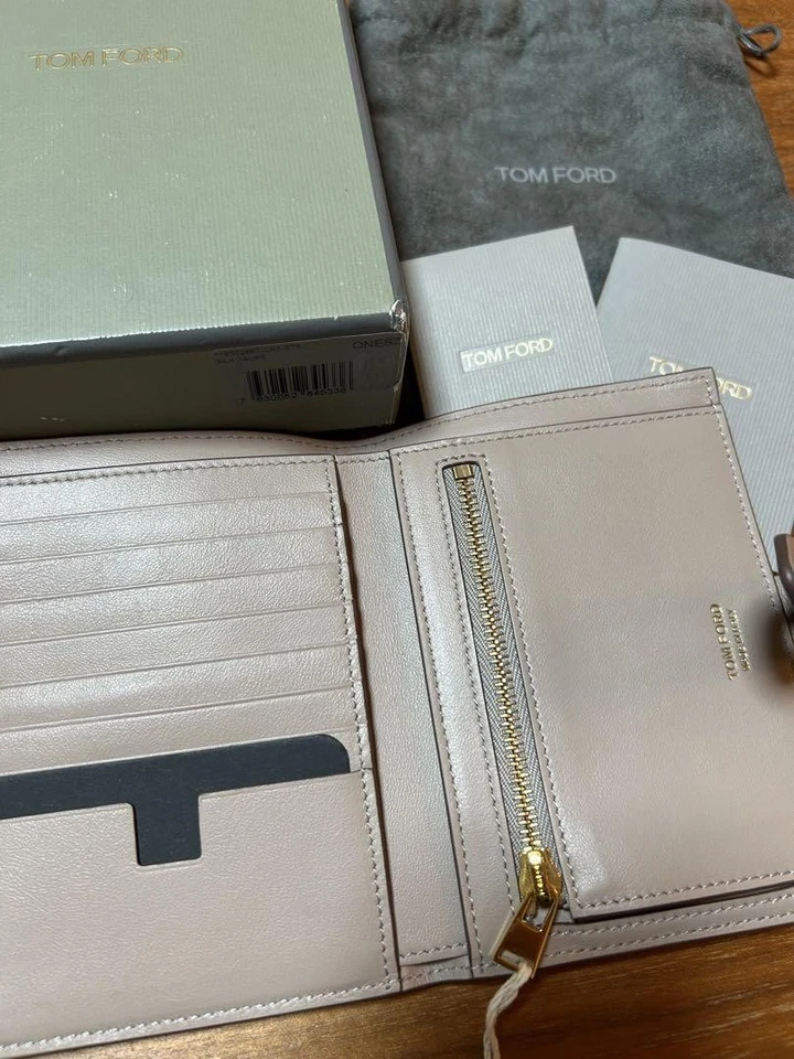TOM FORD Cartera Doble Plegable Cuero Beige Ranuras para Tarjetas Bolsillo para Monedas Usado Foto 2 de 4