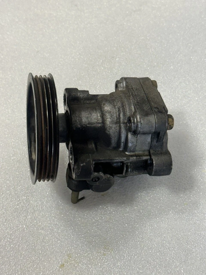 Bomba de dirección asistida deportiva Mitsubishi Montero 1999 3,0 L MR319542 Foto 3 de 4