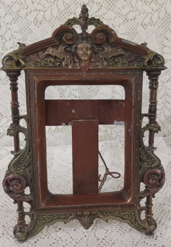 ANTIQUE VICTORIAN  PICTURE FRAME