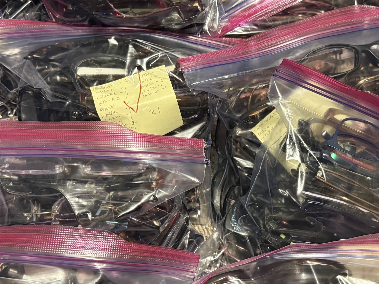 Lot 983 Ray-Ban Versace Gucci Tiffany Prada Oakley D&G & Other Eyeglass Frames thumbnail 4