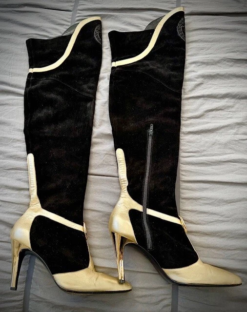 Botas Gianni Versace Otoño 1994 Pasarela Gamuza Medusa Embellecidas - Talla 39.5 Foto 2 de 4