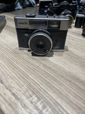 Bonjour, je vends un de mes anciens appareil photo fonctionnel - Photo 1/3
