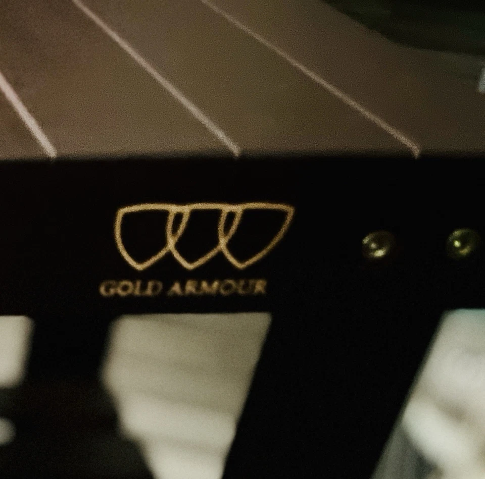 Zapatero de madera Gold Armour - color nogal Foto 2 de 4