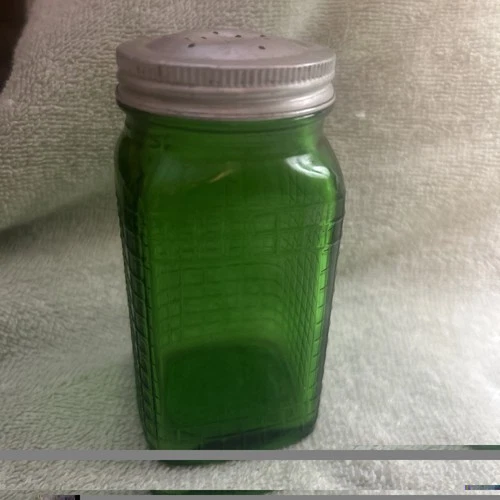 Vintage Green Depression Glass Waffle Pattern  Shaker Owen Illinois 4.75X 2