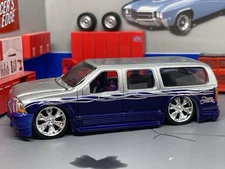 2000-2005 Ford Excursion Show Truck Slammed Custom Paint Silver/Purple 1/64