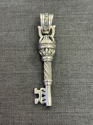 Night Rider 925 Sterling silver Queen s key pendant NR Retired Women s W/ Box