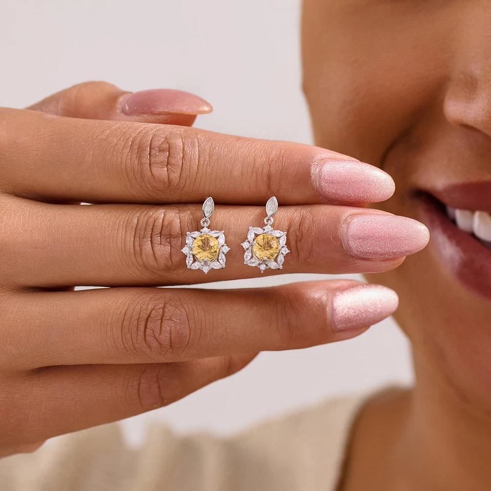 Elegante pendiente colgante redondo simulado citrino de 2 quilates enchapado en oro blanco de 14 k Foto 3 de 4