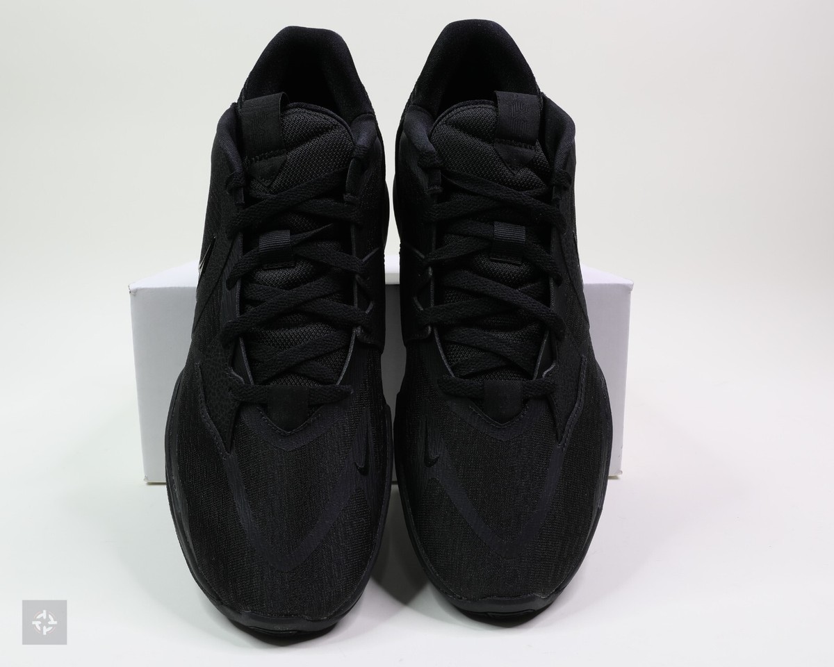 Nike Kyrie Low 5 Triple Black Athletic Shoes Men's Size 12.5