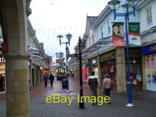 Photo 6x4 Castle Court, Caerphilly Caerphilly/Caerffil A modern shopping c2007