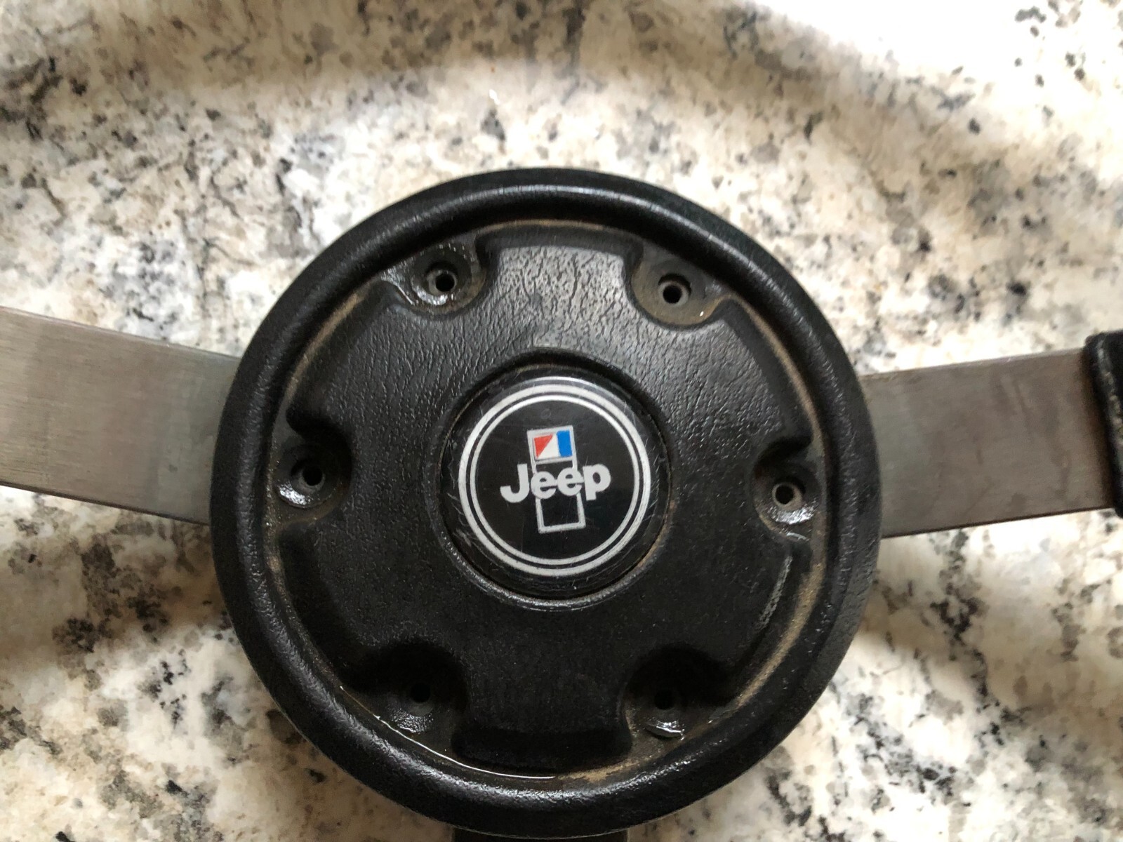 Jeep CJ7 CJ5 LAREDO Steering wheel with horn button & hardware AMC OEM