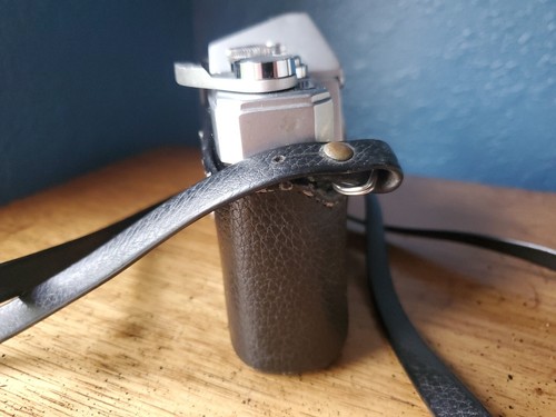 Vintage MAMIYA/SEKOR 500TL SLR Camera Body Only With Case & Strap, Loaded Film - Picture 3 of 11