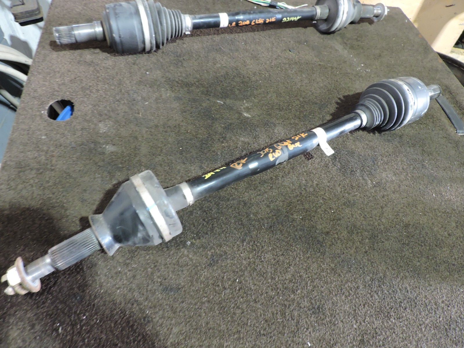 2014-17 MASERATI GHIBLI AWD RWD REAR RIGHT PASSENGER SIDE AXLE 06700054530