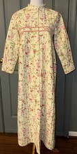 Her Majesty Girls Vintage 100%Cotton Shabby Chic House robe.Size 14. Made In USA