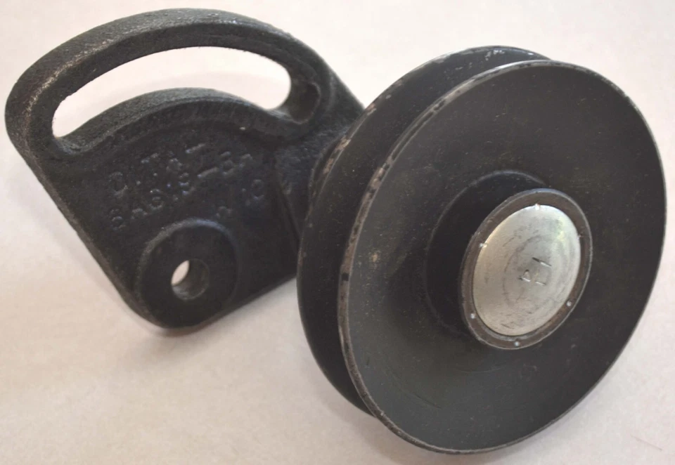 Nuevo de Lote Antiguo Ford & Thunderbird 1965-1966 Polea Ralentí y Soporte, 1965-1968 Fairlane Foto 2 de 4