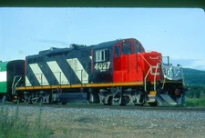 CNR 4027 GP-9R, Bea St Paul, Qu, 08/84; Kodachrome Original