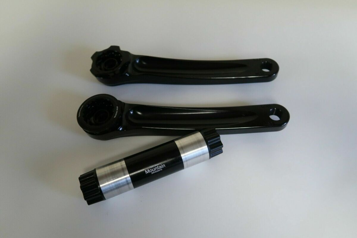 White Industries 170 mm BLACK A30 MOUNTAIN Crankset with White Industries 170 mm BLACK A30 MOUNTAIN Crankset with