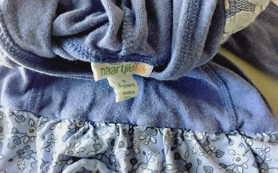 Naartjie Kids девочка смесь цветочный с капюшоном платье S 4 лет фиолетовый с оборками длинным рукавом - Изображение 2 из 4