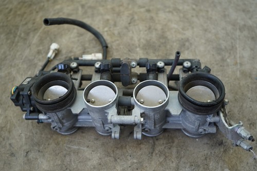 05 06 SUZUKI GSXR 1000 THROTTLE BODIES E-1369