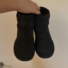 UGG Australia Classic Mini Damen Stiefeletten...