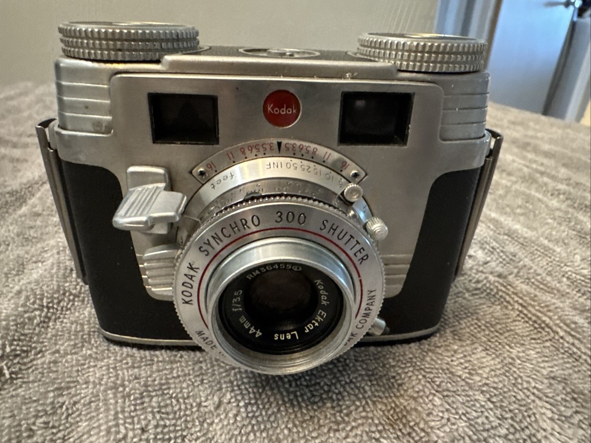 Vintage Kodak Signet 35 Rangefinder Camera 44mm f/3.5 Ektar Lens +