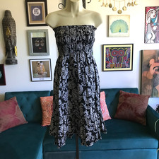 MODA INTERNATIONAL size L Black & White Floral Paisley Smocked Strapless Dress