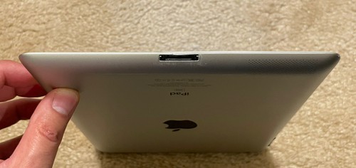 Apple iPad 3rd Gen. 16GB, Wi-Fi, 9.7in Model A1416 - White/Silver - USED - Picture 9 of 12