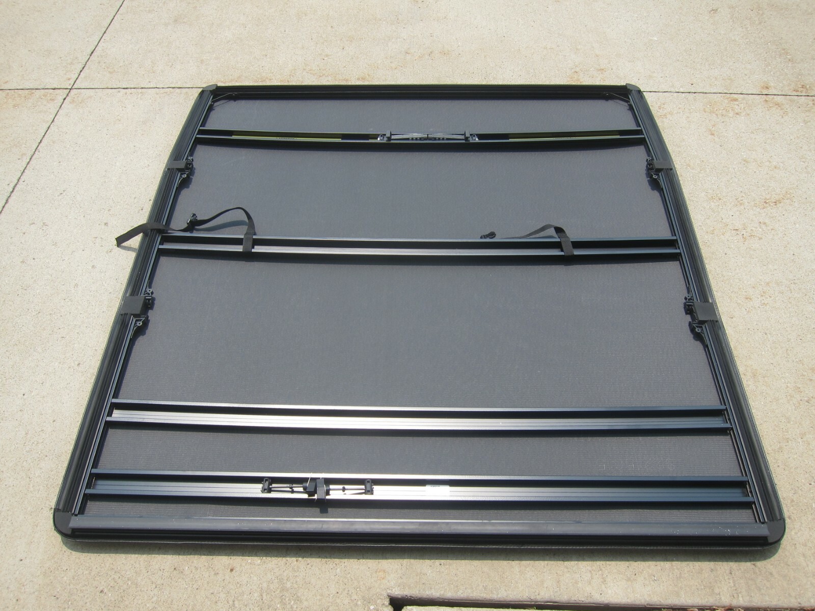 20202021 Jeep Gladiator New Soft TriFold Tonneau Bed Cover Mopar OEM