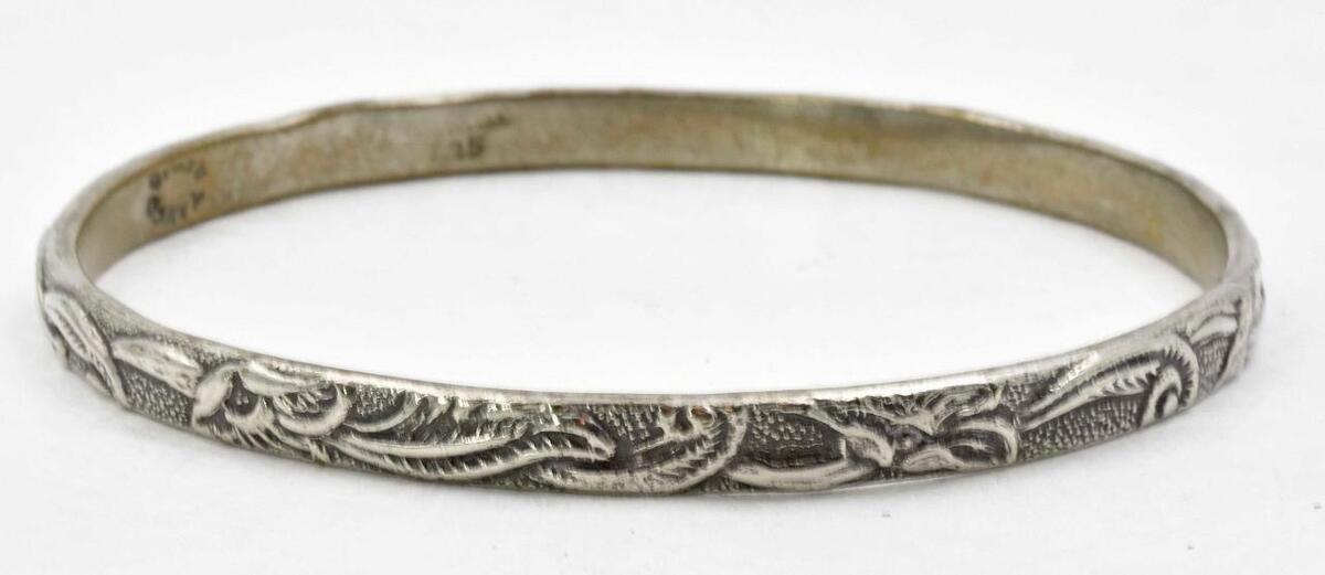 Vintage Sterling Silver Mexico Embossed Leaves Slip On Vintage Sterling Silver Mexico Embossed Leaves Slip On