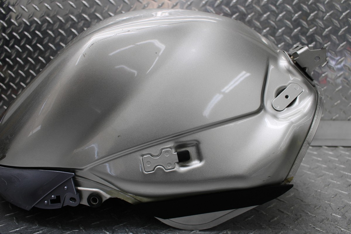 2008 Yamaha YZF R1 GAS TANK FUEL CELL PETROL RESERVOIR (NO RUST