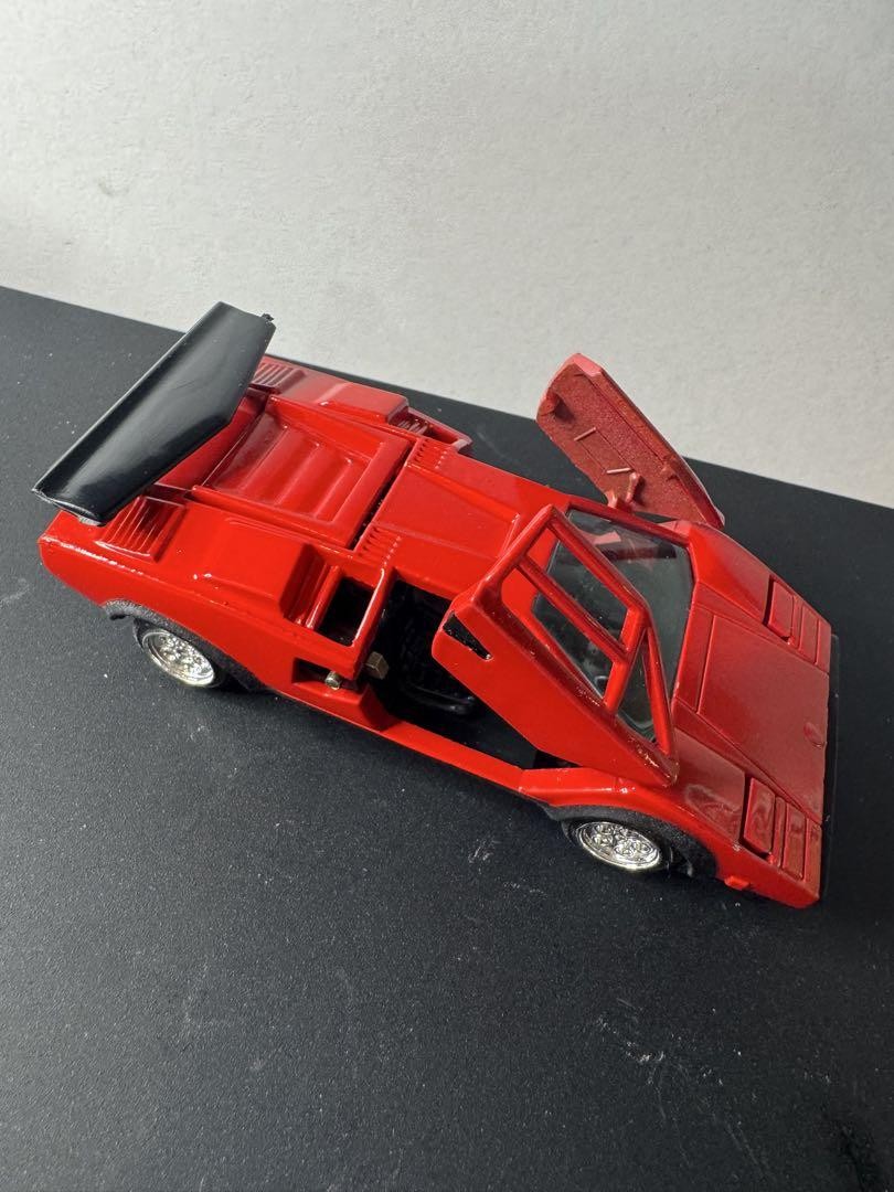 Lamborghini Countach LP500S ランボルギーニ1/43 Ixo 1/43 Lamborghini Countach LP500S Red Cream Int Diecast