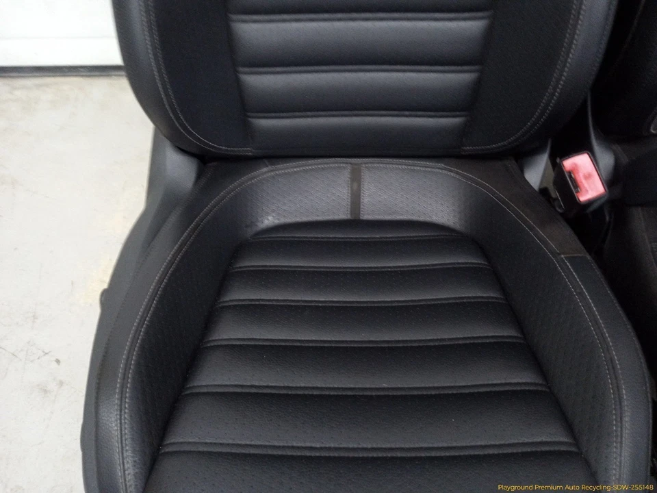 Volkswagen VW CC Pair Of Left & Right Front Leather Seat Black Fits 2009-2017 09 Foto 4 de 4