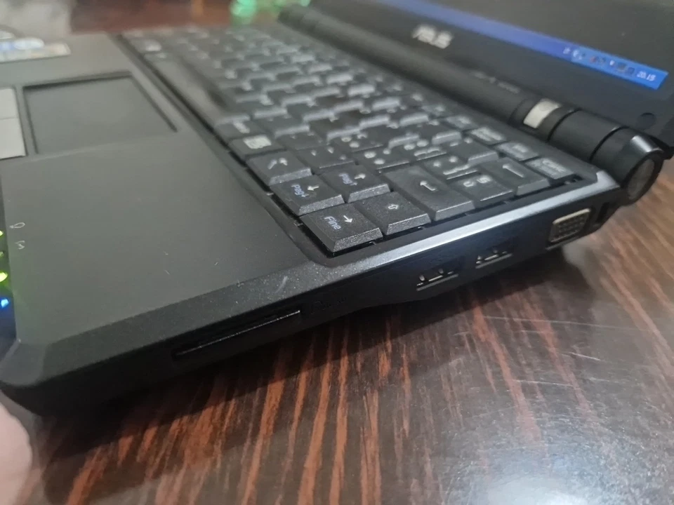 asus eee pc 900 - Immagine 3 di 4