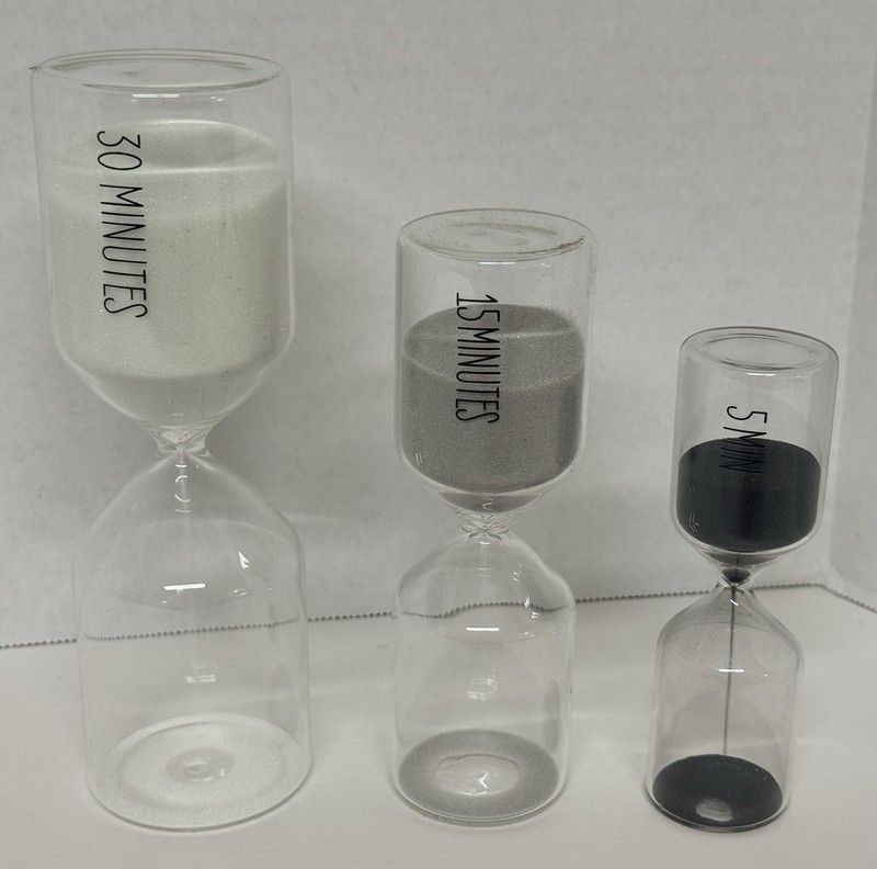 Lot Of 3 Hourglasses 3 Sizes 3 Times 3 Colors Of Sand Very Nice! Hourglass