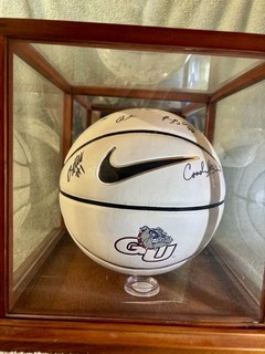 Gonzaga Bulldogs 20 14–2015 Team Signed Basketball elite Eight Nike w/ Display C