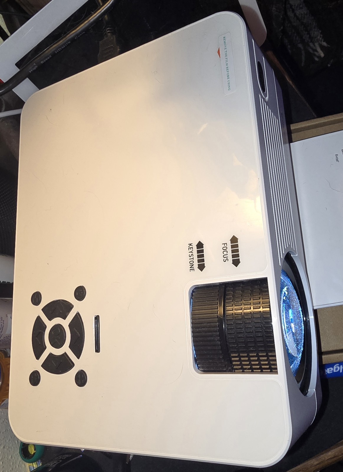 Proyector Roconia BLANCO WiFi/Bluetooth con pantalla de tela de 100 pulgadas probado caja abierta