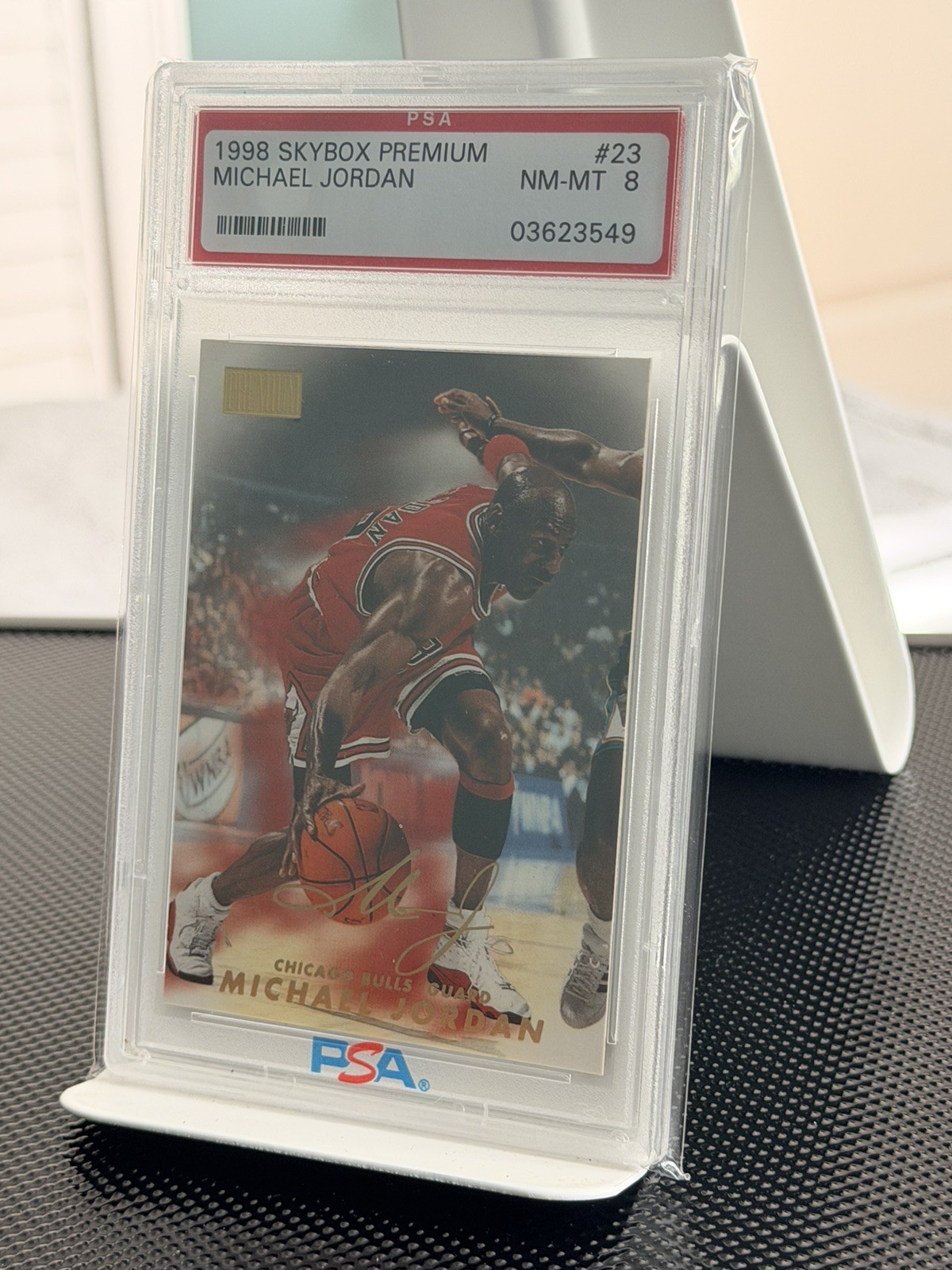 1998 Skybox Premium Michael Jordan nro 23 Bulls HOF view 4