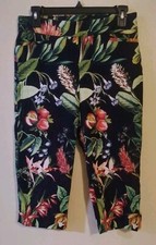 Chico's Women Floral Print Capri Pants Size: 6