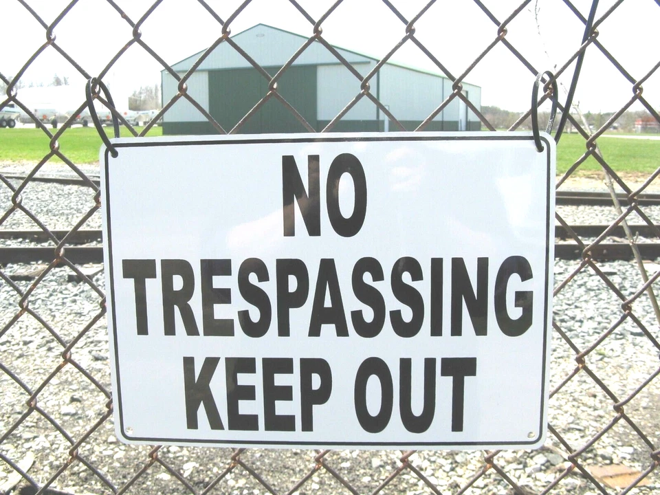 Large "NO TRESPASSING KEEP OUT" Sign - 10" x 14" Heavy Weight Aluminum - Image 2 of 4