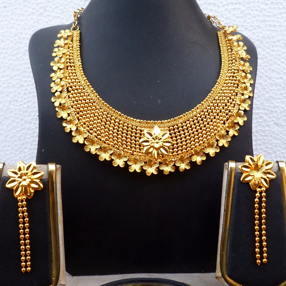 Short hotsell bridal necklace