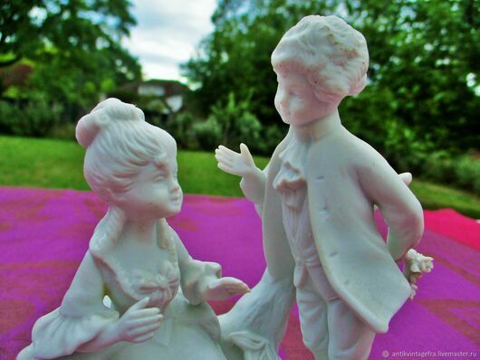 Ancienne demi-figurine en porcelaine allemande / biscuit N