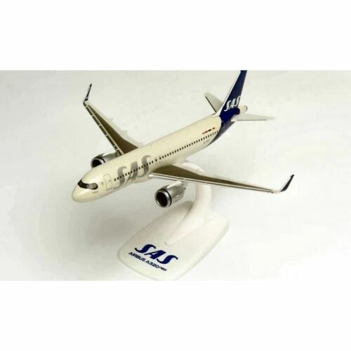 Altri modellini statici aereo di linea Herpa Airbus