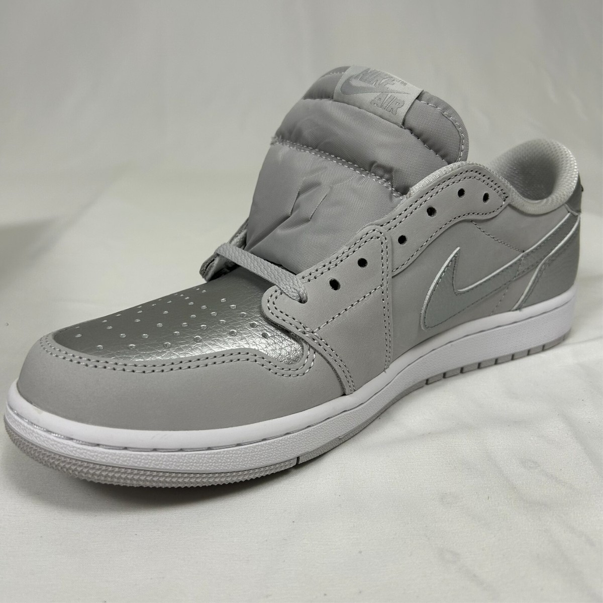 Air Jordan 1 Retro Low OG Metallic Silver CZ0790 002 Size 8 Grey Low Top Sneaker Air Jordan 1 RETRO LOW OG | CZ0790-002 | AFEW STORE main image 4