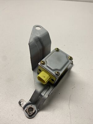 2001-2002 Toyota Sequoia RH Side Sensor OEM 89860-0C010
