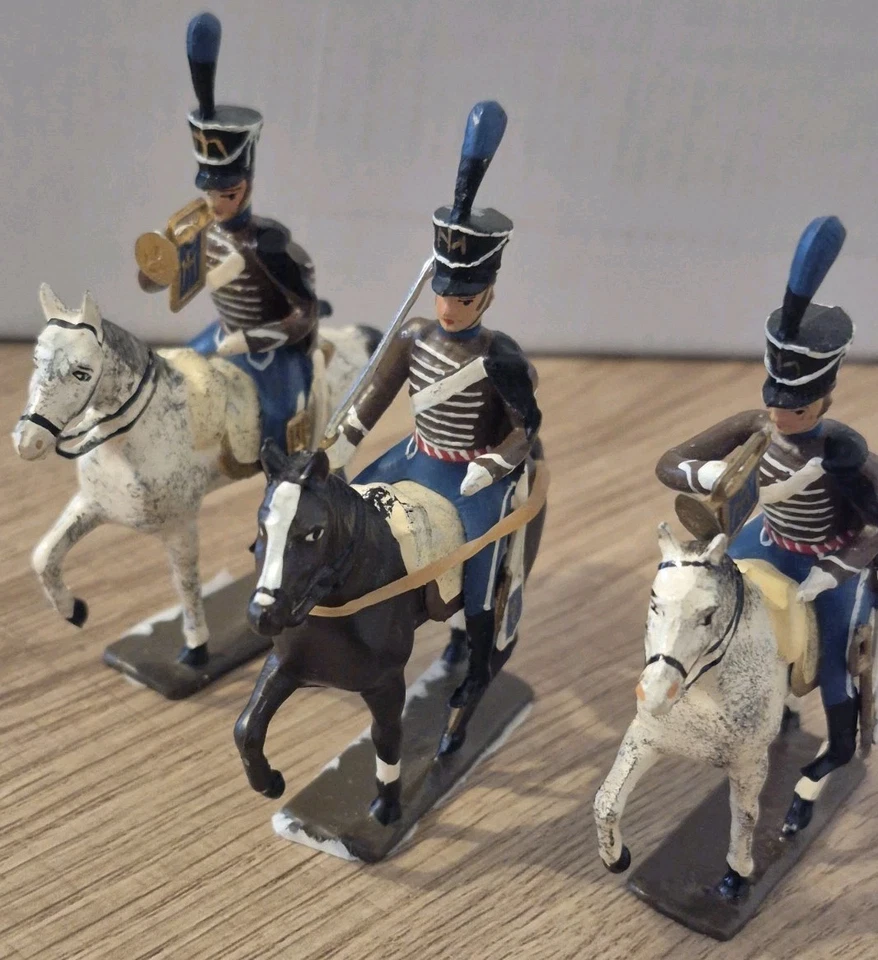   CBG Mignot du 1er Empire. Hussard 2e Régiment - Photo 2/4