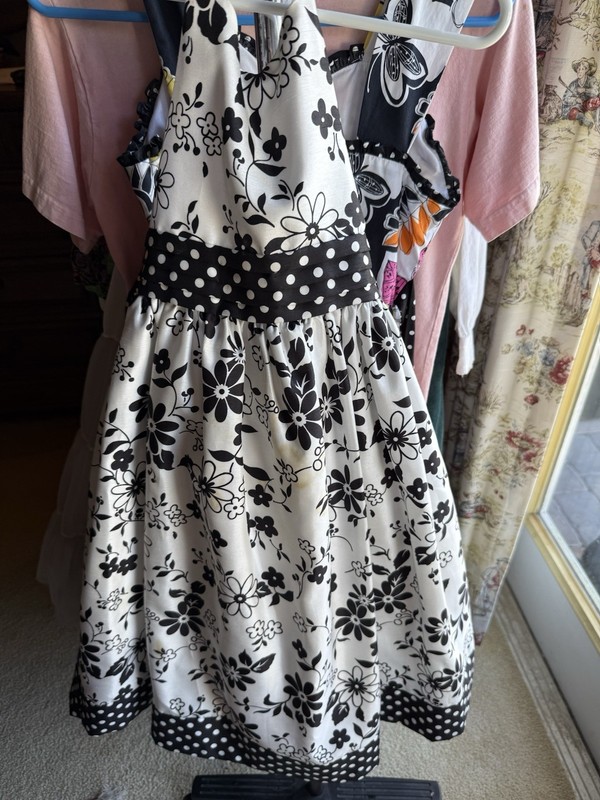VINTAGE BONNIE JEAN GIRLS DRESS SZ 10 HALTER NECK BLACK & WHITE FLOWERS