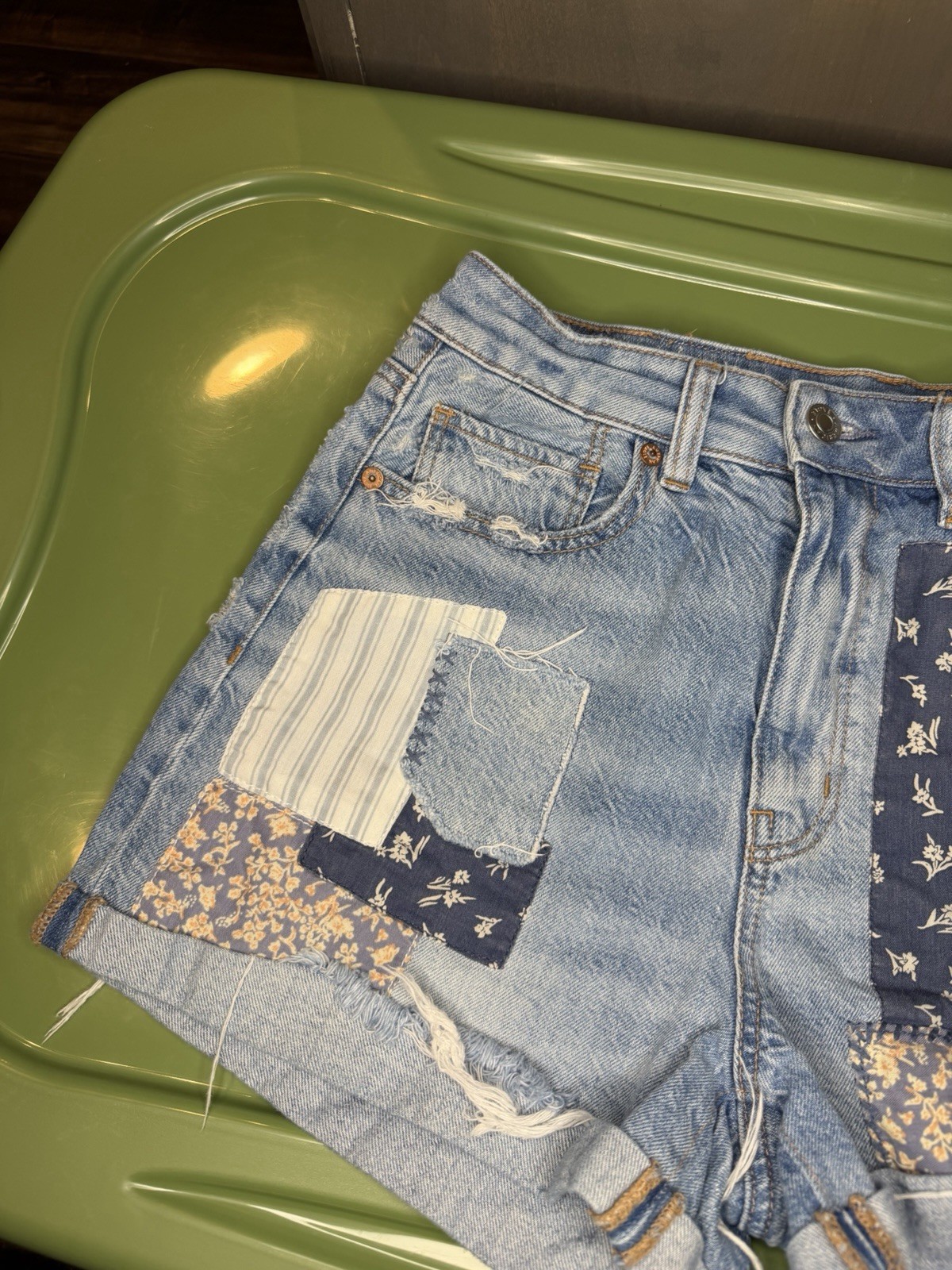 American Eagle Patchwork Denim Shorts Women’s Siz… - image 2