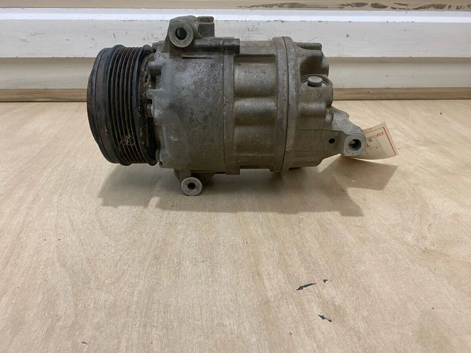 Holden VZ Ute 10HBH 2006 Commodore A/C compressor 92182564 - image 4 of 4