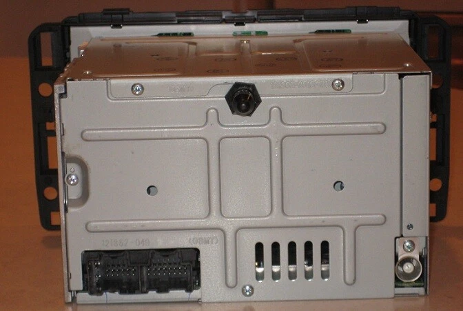 DESBLOQUEADO ~ OEM 2006-14 CHEVY MONTE CARLO Impala CD Radio 3,5 mm Entrada auxiliar/ipod y MP3 Foto 3 de 3