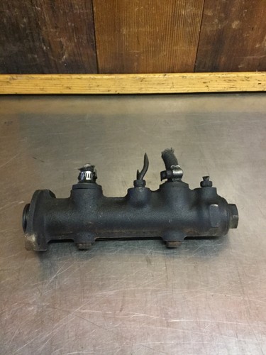 Fiat 124 Spider 1978- 85 - Brake Master Cylinder. Used. KF72 - Picture 2 of 5